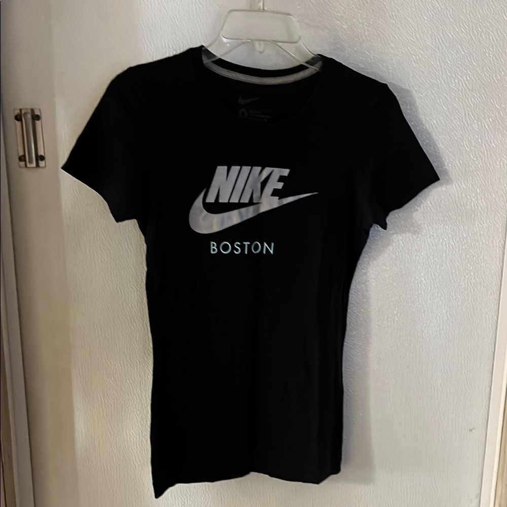 Nike Women's Black Boston T-Shirt Small
